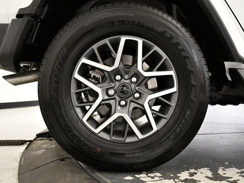 Used 2025 Jeep Wrangler Sahara image 15