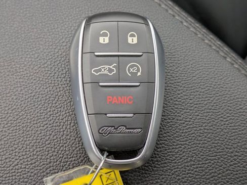 Used 2022 Alfa Romeo Giulia Ti image 26