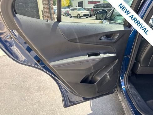Used 2022 Chevrolet Equinox RS w/ LPO, Floor Liner Package FWD image 15