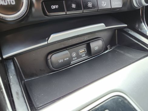 Used 2018 Kia Stinger GT2 AWD/4WD image 9