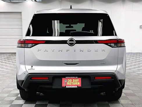 New 2025 Nissan Pathfinder S image 4