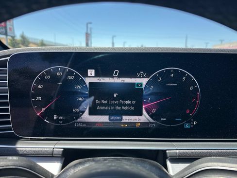 Used 2025 Mercedes-Benz GLE 350 4MATIC w/ Driver Assistance Package image 10