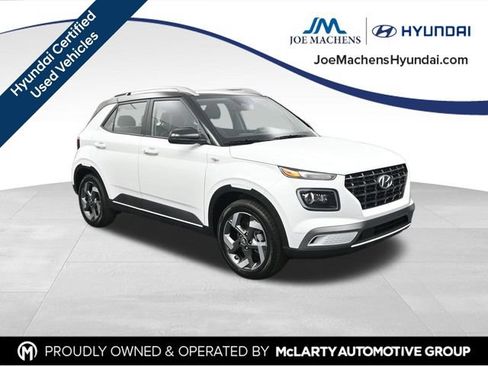 Used 2025 Hyundai Venue Limited FWD image 2