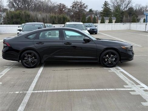 Used 2025 Honda Accord Sport image 2