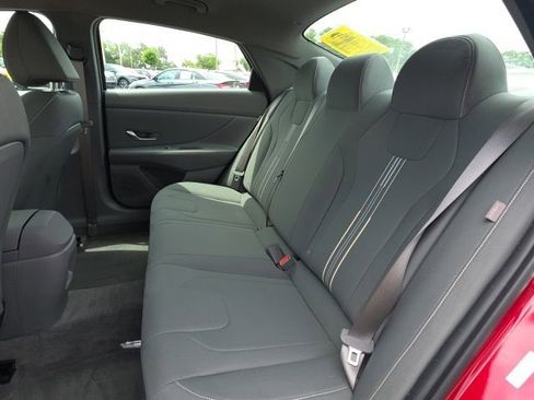 Certified 2025 Hyundai Elantra Sport FWD image 6