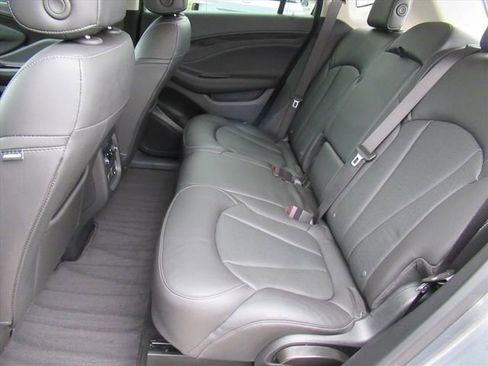 Used 2020 Buick Envision Essence image 26