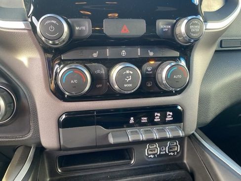 Used 2022 RAM 1500 Big Horn AWD/4WD image 29