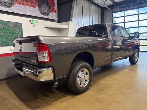 Used 2024 RAM 2500 Tradesman w/ Chrome Appearance Group AWD/4WD image 4