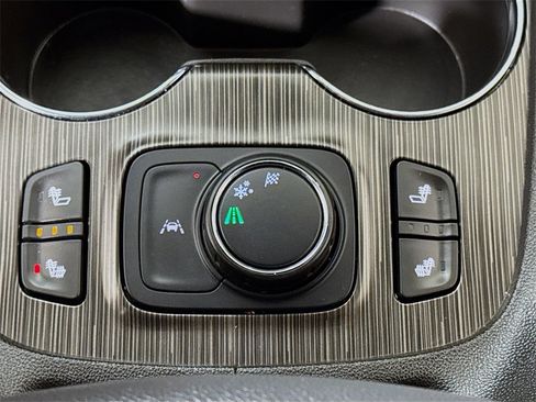 Used 2023 GMC Acadia SLT image 19