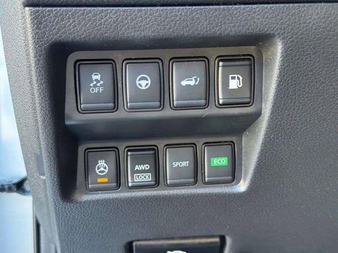 Used 2019 Nissan Rogue SV w/ Premium Package image 15