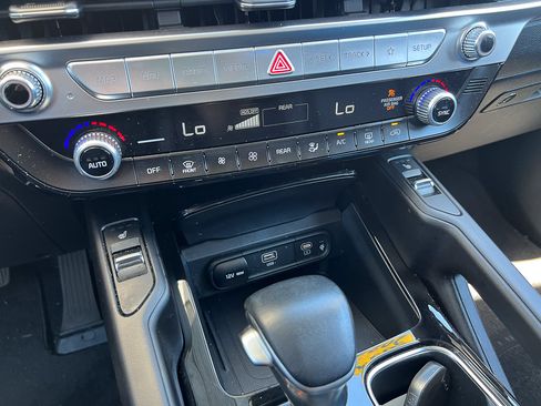 Used 2024 Kia Telluride S w/ S Sunroof Package FWD image 22