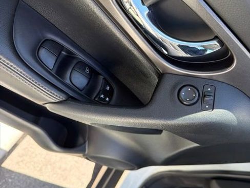 Used 2014 Nissan Rogue SV w/ SV Moonroof Package AWD/4WD image 6