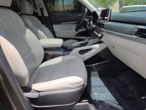 Used 2020 Kia Telluride S w/ S 8 Passenger Seating Package FWD image 15