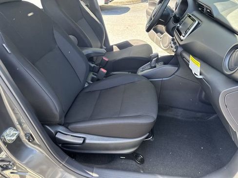 New 2025 Nissan Kicks Play S image 10