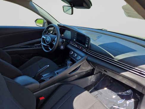 Used 2024 Hyundai Elantra SE FWD image 35