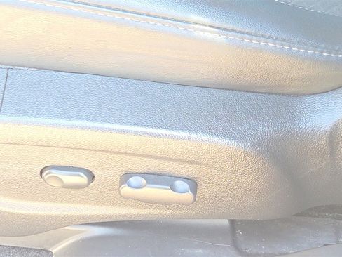 Used 2019 Buick Encore Preferred image 28