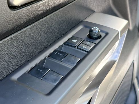 Used 2022 Toyota Tundra SR5 w/ SR5 Premium Package image 20