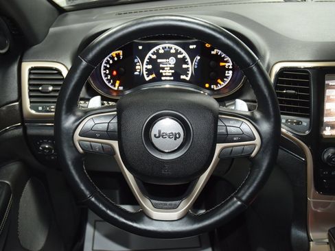 Used 2017 Jeep Grand Cherokee Limited image 37