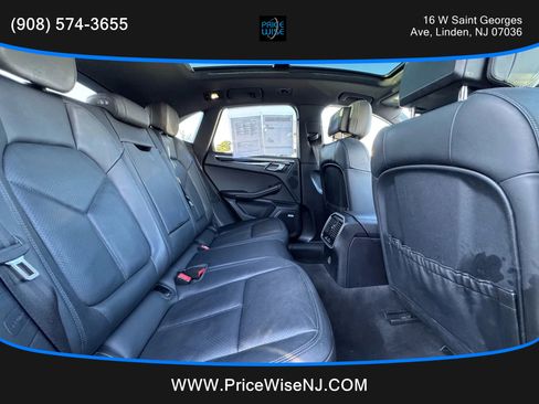 Used 2019 Porsche Macan image 25