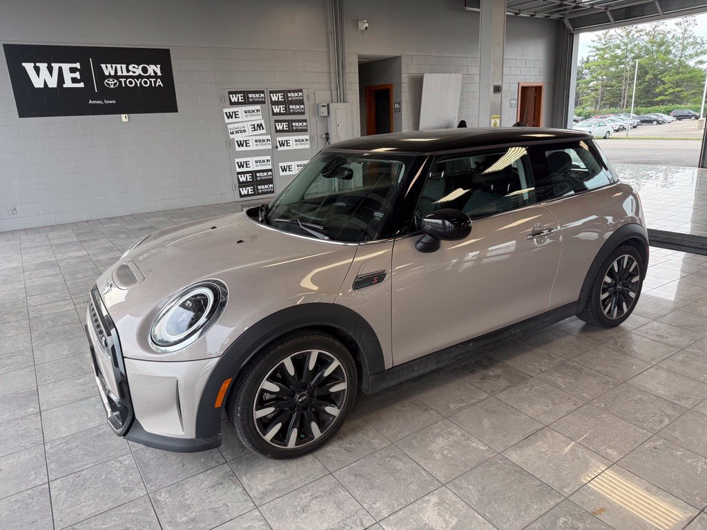 Used 2023 MINI Cooper S FWD image 1