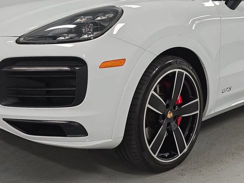 Certified 2022 Porsche Cayenne GTS AWD/4WD image 11