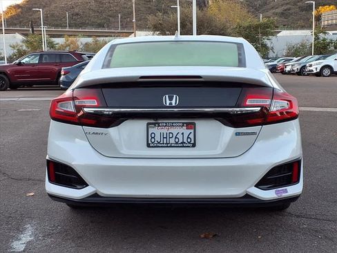 Used 2018 Honda Clarity Plug-In Hybrid image 5