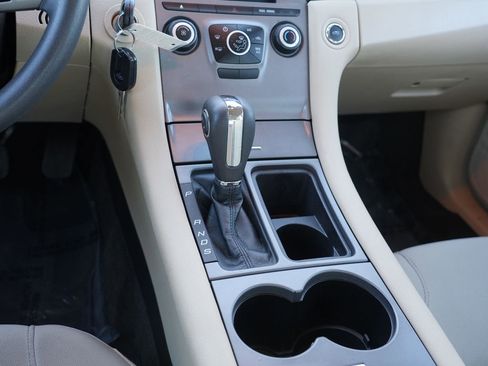 Used 2018 Ford Taurus SE image 23