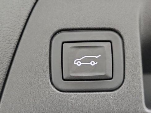 Used 2023 Buick Envision Essence AWD/4WD image 11