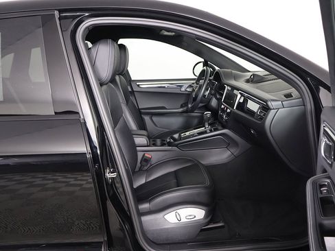 Used 2022 Porsche Macan image 29