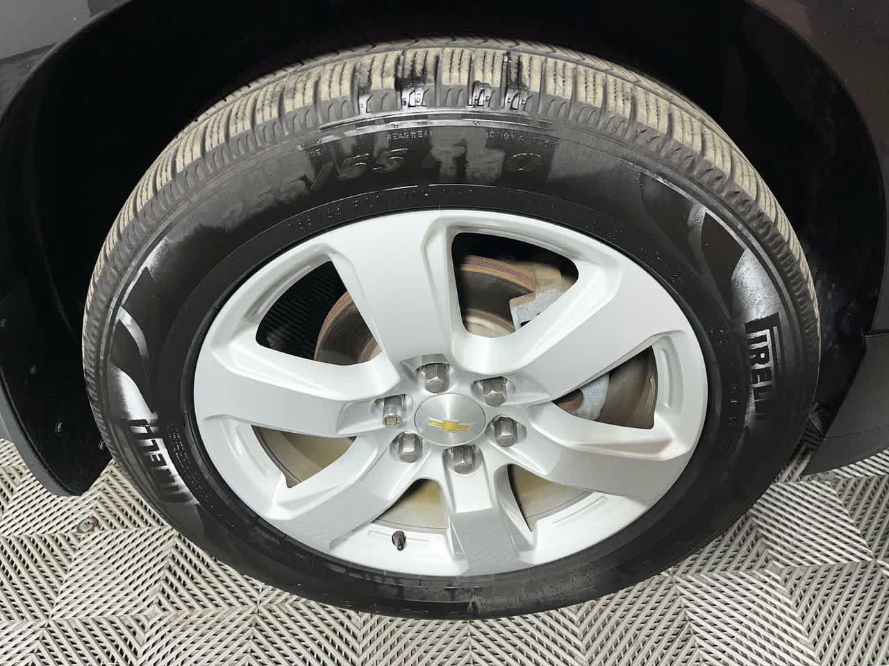 Used 2017 Chevrolet Traverse LT w/ Style and Technology Package FWD image 10