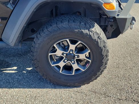 Used 2018 Jeep Wrangler Unlimited Rubicon AWD/4WD image 38