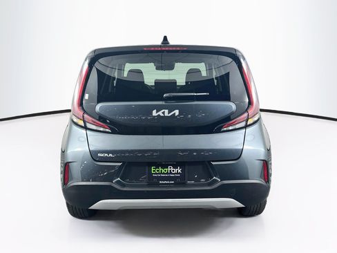 Used 2025 Kia Soul LX w/ LX Technology Package FWD image 7