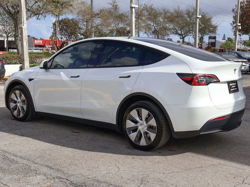 Used 2023 Tesla Model Y Long Range image 9