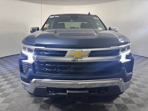 Used 2022 Chevrolet Silverado 1500 LT AWD/4WD image 34