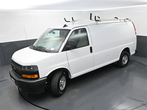 Used 2020 Chevrolet Express 2500 Work Van w/ Driver Convenience Package image 29