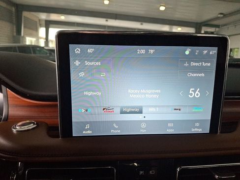 Certified 2024 Lincoln Aviator Reserve w/ Jet Package AWD/4WD image 17