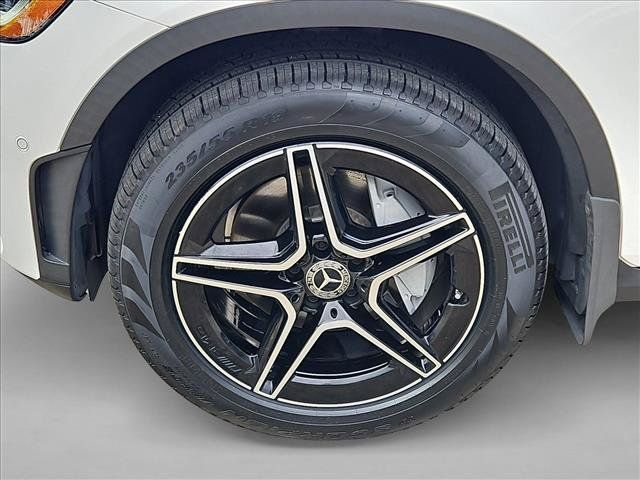 Used 2021 Mercedes-Benz GLC 300 image 23