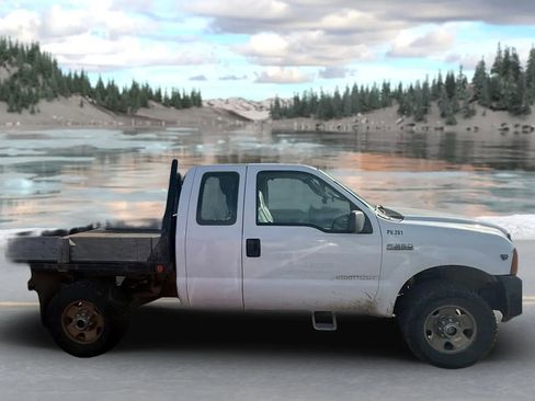 Used 2007 Ford F250 XL image 2
