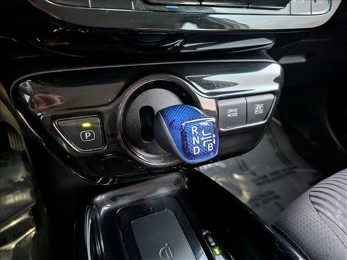 Certified 2018 Toyota Prius Three image 11