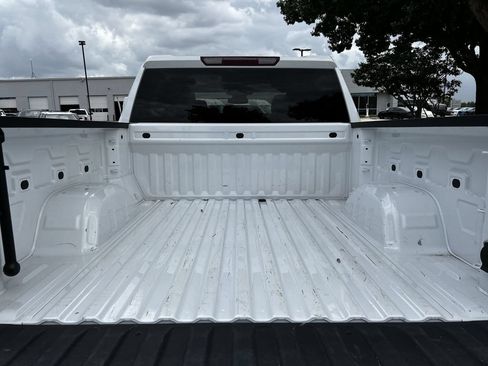 Used 2025 GMC Sierra 1500 SLT RWD image 31