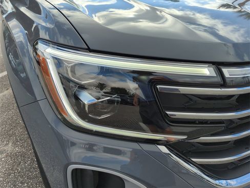 New 2026 Volkswagen Atlas SE image 13