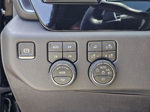 Used 2026 Chevrolet Silverado 1500 LTZ AWD/4WD image 25