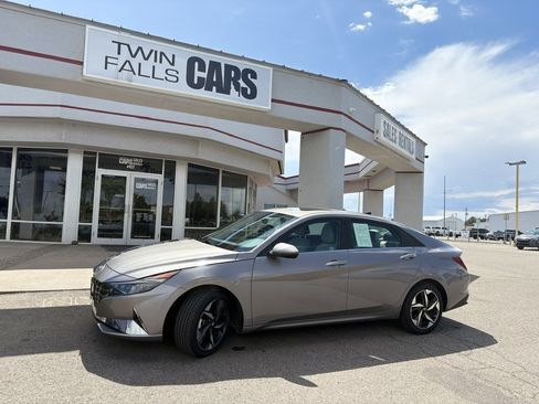 Used 2021 Hyundai Elantra Limited FWD image 1