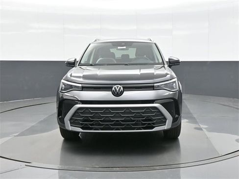 New 2026 Volkswagen Taos SE image 2