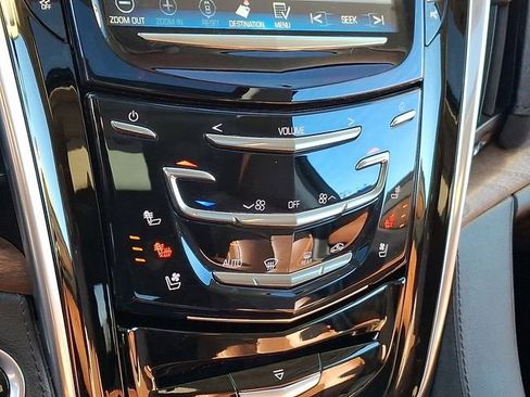 Used 2020 Cadillac Escalade Premium Luxury w/ LPO, Radiant Package image 18