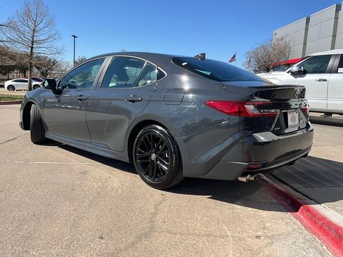 Used 2025 Toyota Camry SE image 8