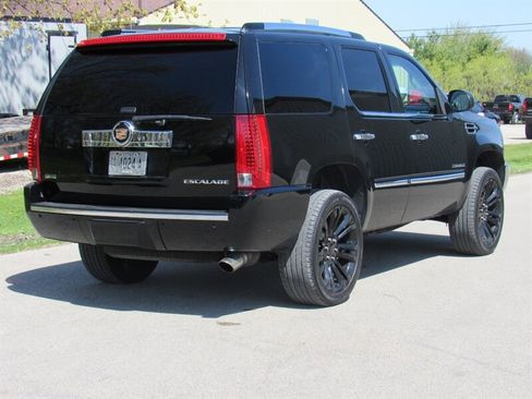 Used 2010 Cadillac Escalade Premium AWD/4WD image 6