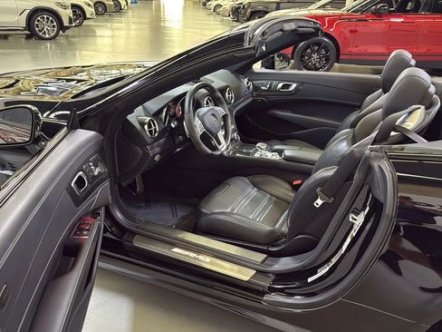 Used 2015 Mercedes-Benz SL 63 AMG image 12