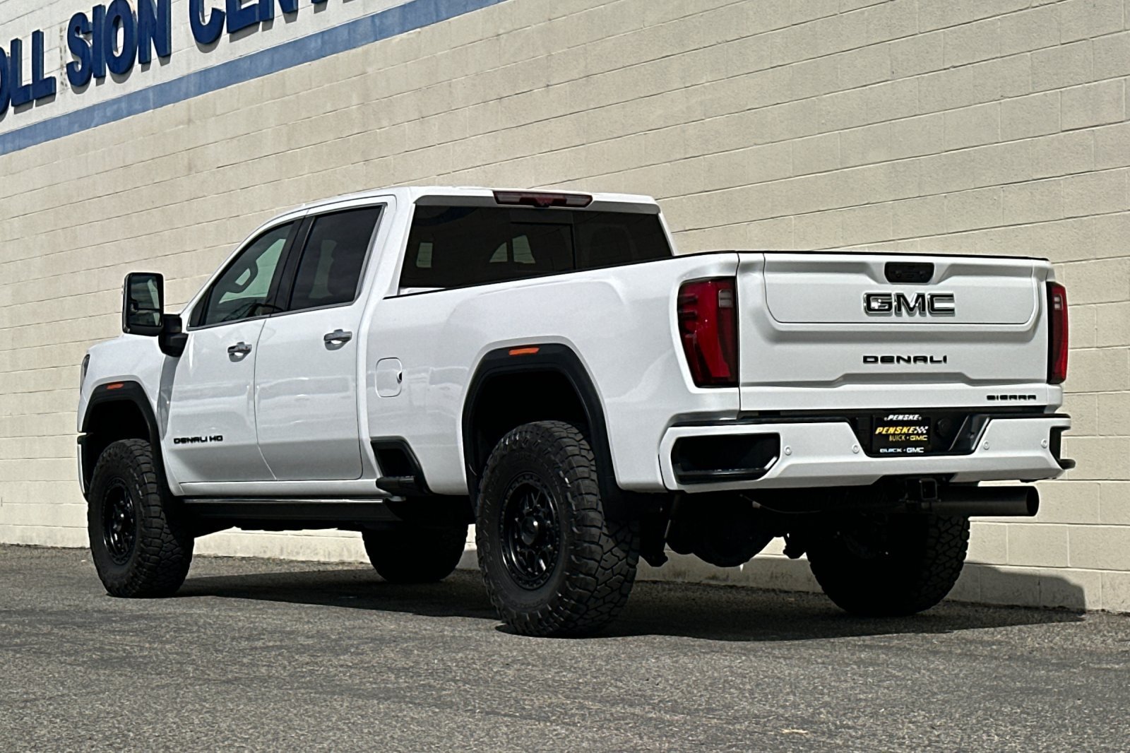 Used 2024 GMC Sierra 2500 Denali w/ Denali Reserve Package AWD/4WD image 6