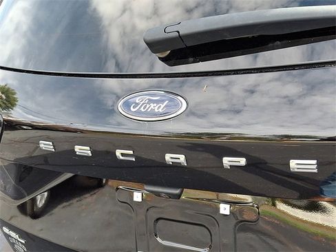 Certified 2022 Ford Escape SEL image 30
